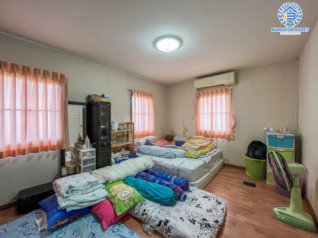 บ้านเดี่ยวมือสองย่านนนทบุรี ม.ภัสสร14 บางใหญ่ #หลังมุม เนื้อที่กว้างขวางมากถึง 64 ตร.ว. ฟังก์ชัน 4 ห้องนอน 2 ห้องน้ำ 2 ที่จอดรถ บ้านสภาพดี แถมฟรี! 4 เครื่องปรับอากาศ, 1 เครื่องทำน้ำอุ่น บนทำเลศักยภาพ ใกล้เซ็นทรัลเวสต์เกต, รถไฟฟ้าสายสีม่วง "สถานีตลาดบางใหญ่" และทางด่วน...